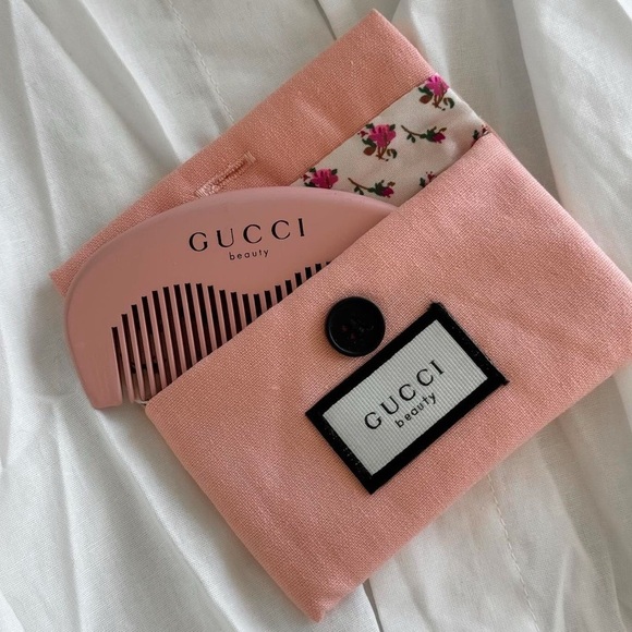 Gucci Beauty Comb with Pouch 🌸 Millennial Baby Pink Floral Authentic Spring GWP - Picture 2 of 10